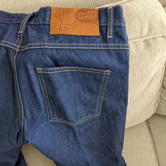 Naked & famous - Picture 3 of 3